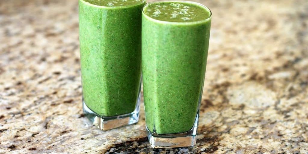 Cleansing Apple Kale Smoothie Cleansing Apple Kale Smoothie