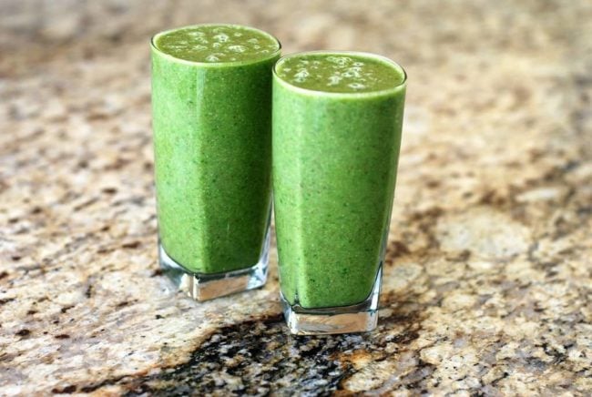 Cleansing Apple Kale Smoothie