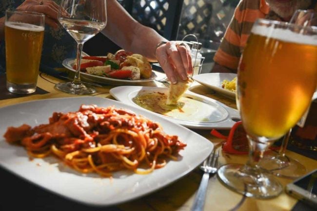 Healthy Holiday Eating Tips and A Trim Waistline